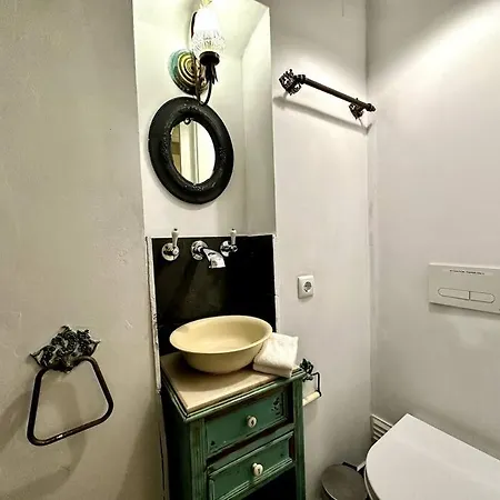 아파트 Budget 2 Bed In Bica W Air Con - Belle Epoque 리스본