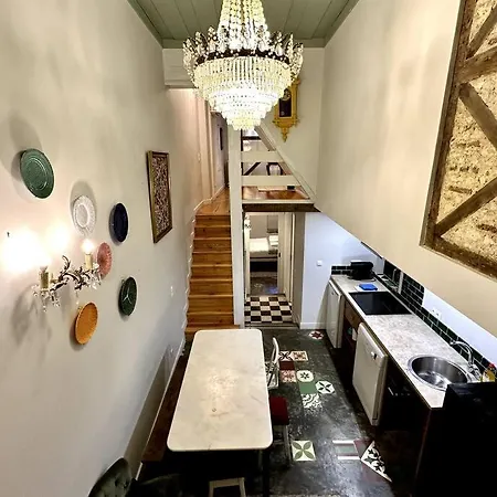 Budget 2 Bed In Bica W Air Con - Belle Epoque * 리스본