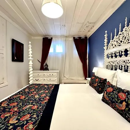 Budget 2 Bed In Bica W Air Con - Belle Epoque * 리스본